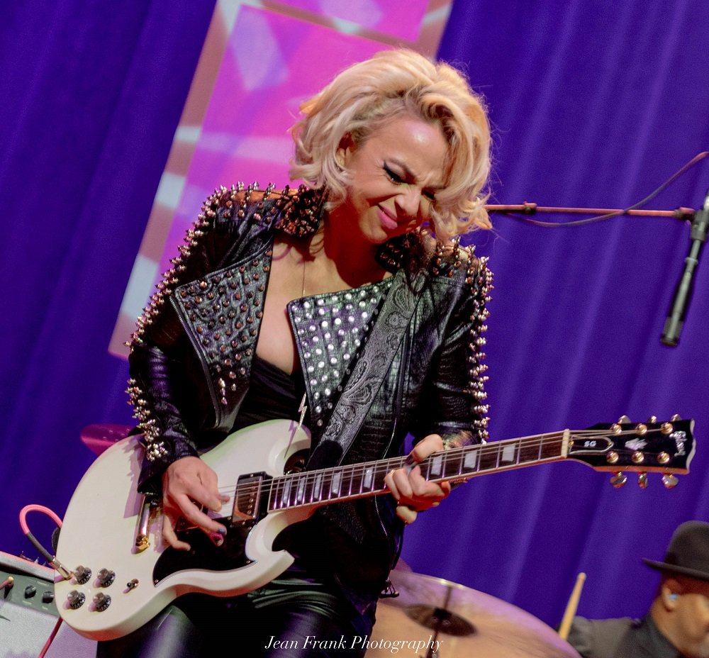 Tab Benoit and Samantha Fish will perform a concert from their co-headlining tour at The St. Augustine Amphitheatre on April 10.
